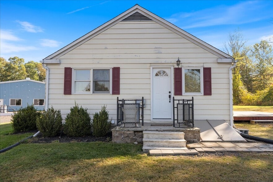 More Photos Of 563 Deep Run Rd, Perkasie Contractor Storage Yard For Sale