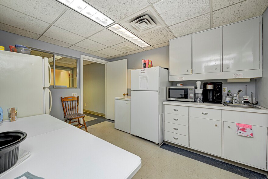 More Photos Of 241 S State Ave, Indianapolis Warehouse For Sale