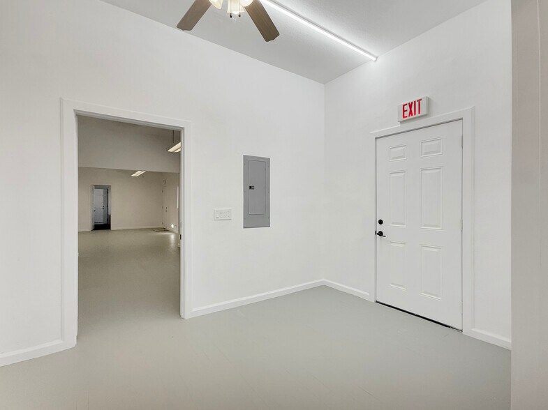 More Photos Of 36805 Cathedral Canyon Dr, Cathedral City Industrial For Sale