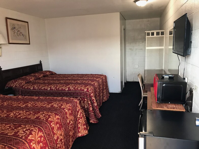 More Photos Of 3000 N Broadway St, Poteau Hotel For Sale