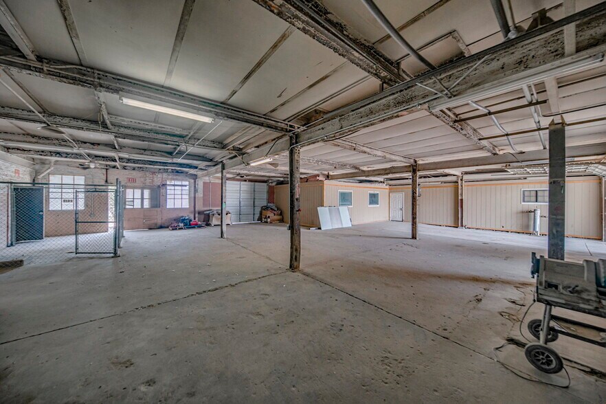 More Photos Of 2419 W Murphy St, Odessa Truck Terminal For Sale