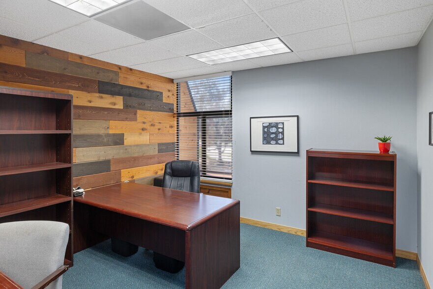 More Photos Of 4550 kearny villa Rd, San Diego Office For Sale