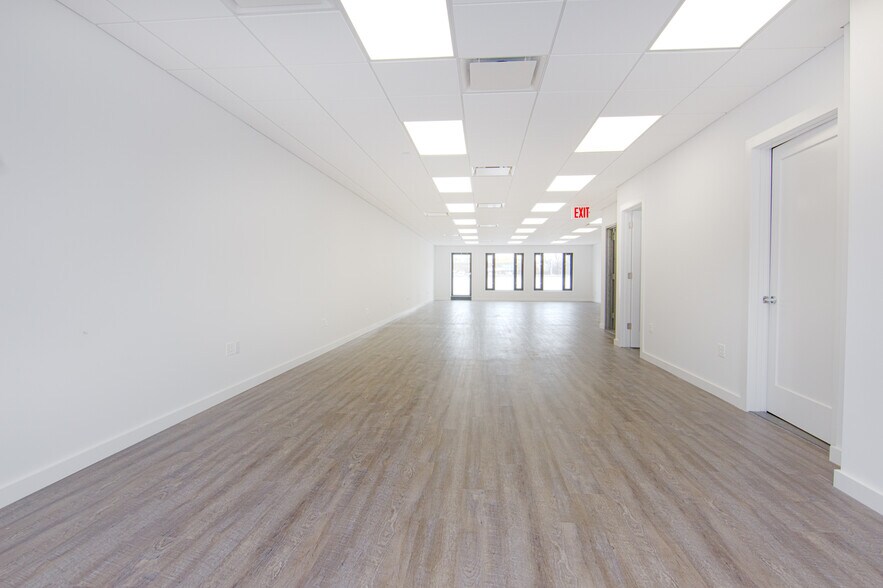 More Photos Of 1831 42nd St, Astoria Light Distribution For Lease