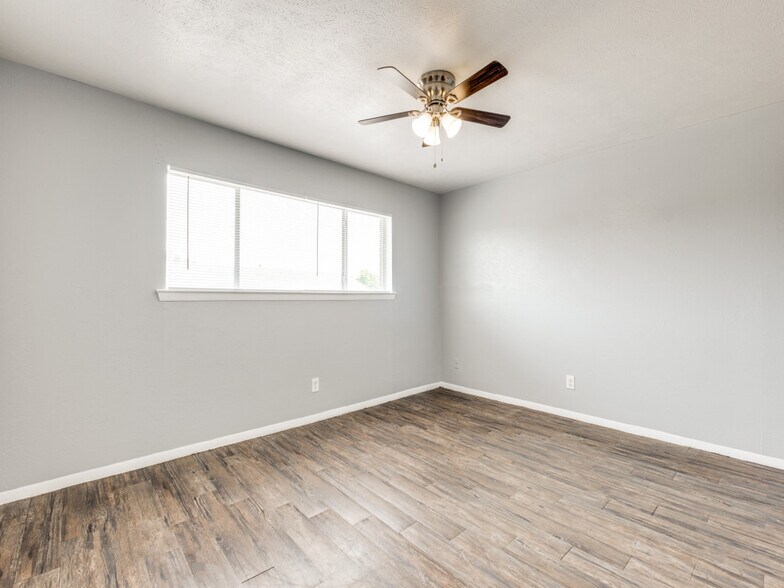 More Photos Of 911 W Wheatland Rd, Dallas Apartments For Sale