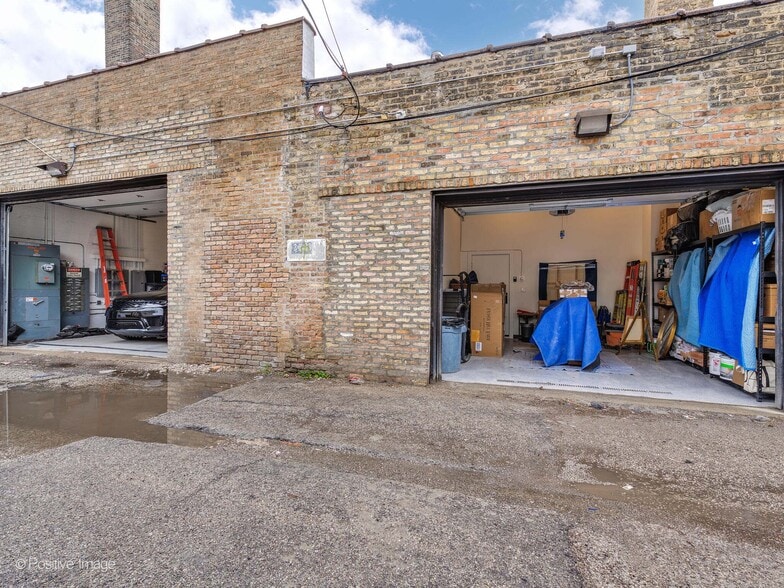 More Photos Of 2733 N Pulaski Rd, Chicago Showroom For Sale