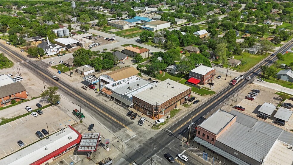 More Photos Of 206 W McCart St, Krum Storefront For Sale