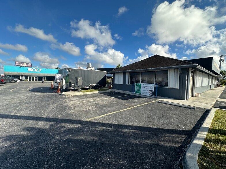 More Photos Of 10 NE 3rd St, Homestead Warehouse For Lease