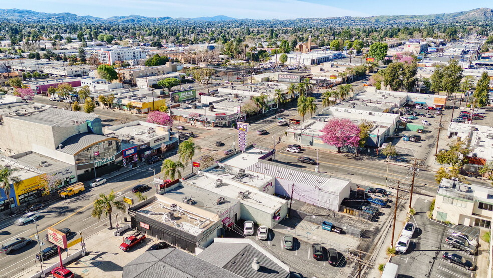 More Photos Of 21627 Sherman Way, Canoga Park Storefront For Sale