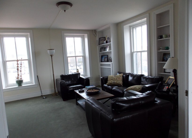 More Photos Of 1574 Easton Rd, Warrington Office Residential For Lease