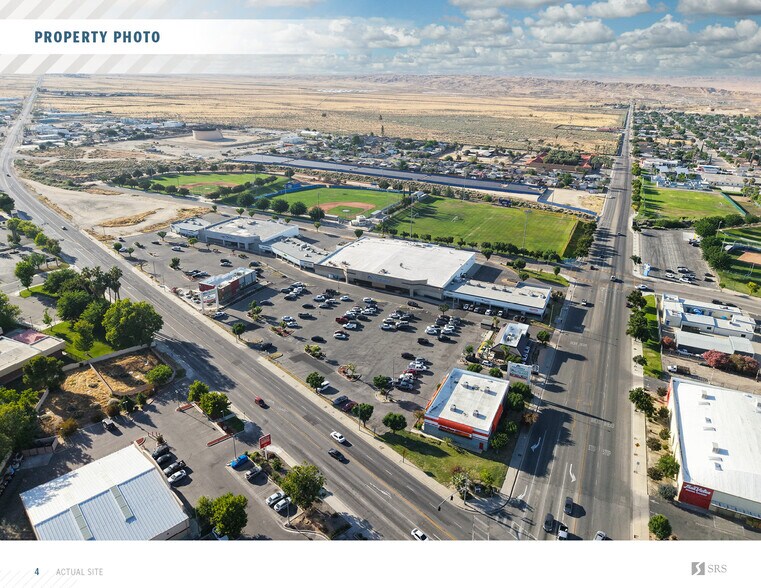 More Photos Of 1044 Kern St, Taft Storefront For Sale