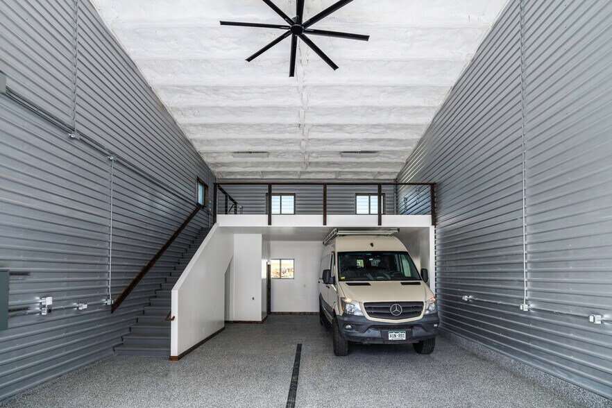 More Photos Of 453 Commerce St, Hayden Industrial For Sale