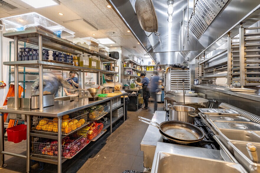 More Photos Of 2960 N Campbell Ave, Tucson Restaurant For Sale