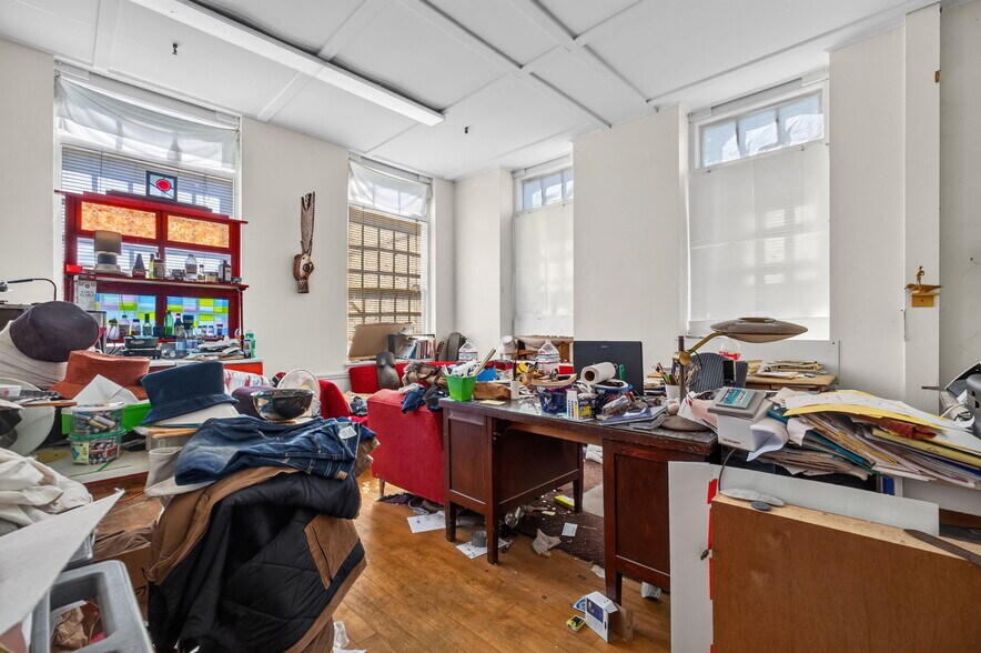 More Photos Of 420 Park St, Housatonic Flex For Sale