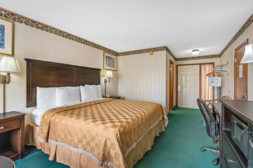 More Photos Of 110 Huntsville Rd, Eureka Springs Hotel For Sale