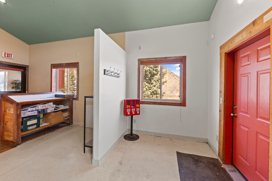 More Photos Of 606 W Byers Ave, Hot Sulphur Springs Flex For Sale