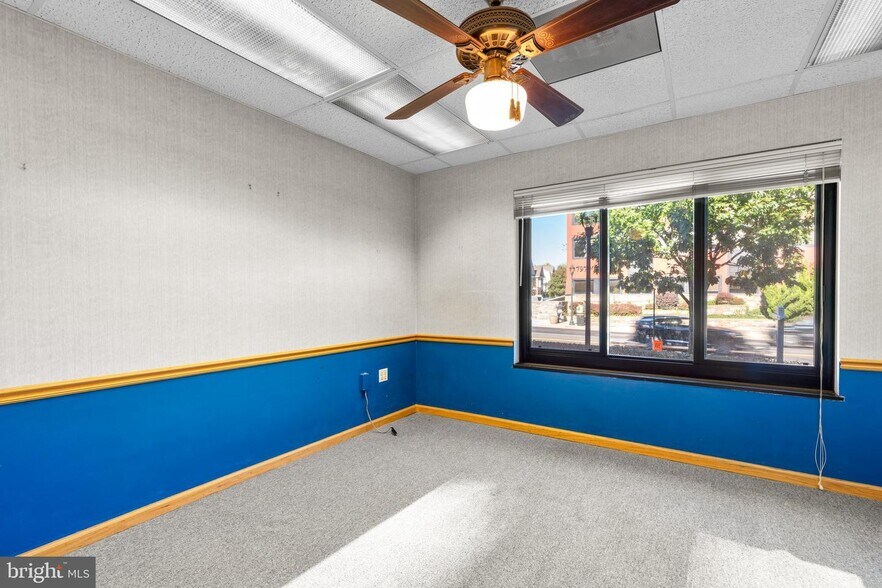 More Photos Of 7960-7990 Old Georgetown Rd, Bethesda Medical For Lease