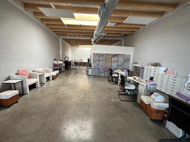 More Photos Of 7224-7228 Melrose Ave, Los Angeles General Retail For Sale
