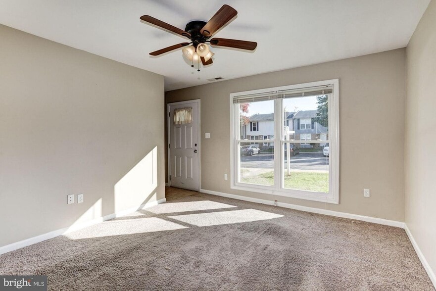 More Photos Of 11555 Laurelwalk Dr, Laurel Multifamily For Sale