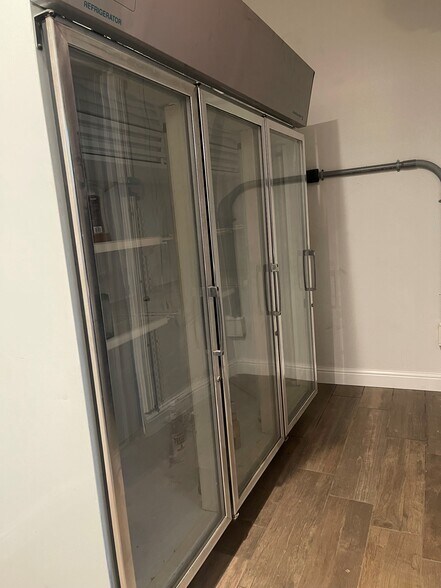 More Photos Of 5020 19 1/2 Ave, Riverdale Restaurant For Sale