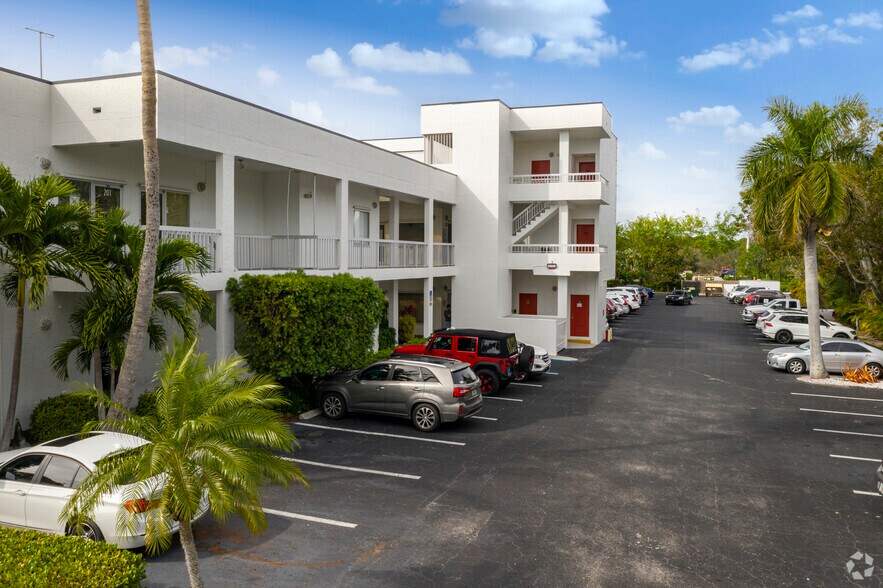 More Photos Of 1250 9th St N, Naples Office Residential For Lease