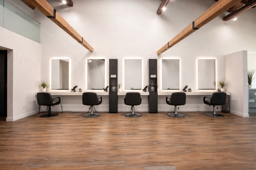 More Photos Of 463-467 S La Brea Ave, Los Angeles Storefront Retail Office For Lease