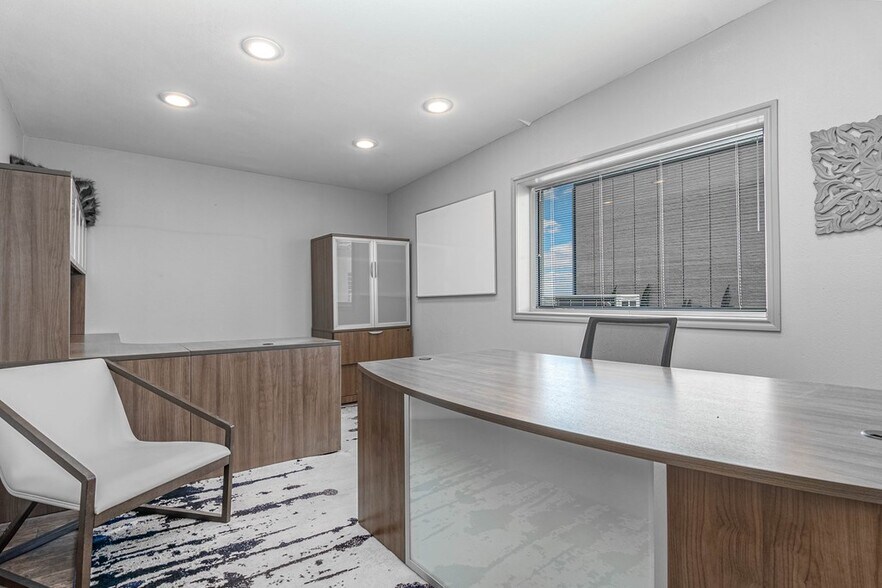 More Photos Of 200 W Illinois Ave, Midland Office For Sale