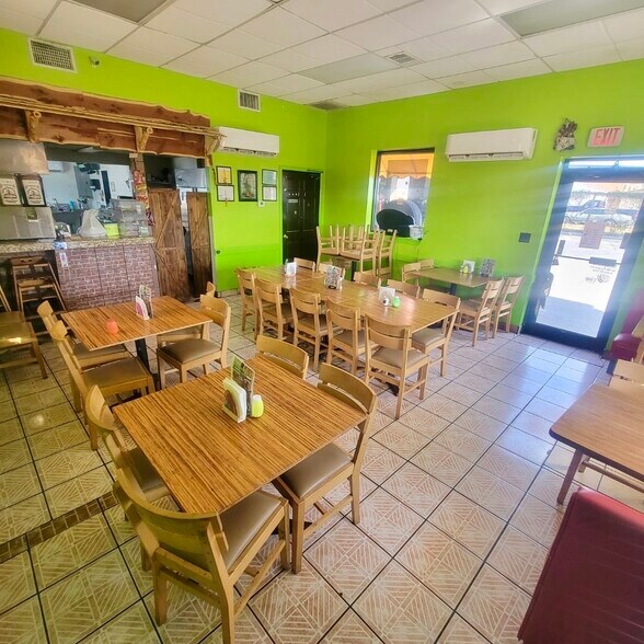 More Photos Of 9415 S RL Thornton Fwy, Dallas General Retail For Sale