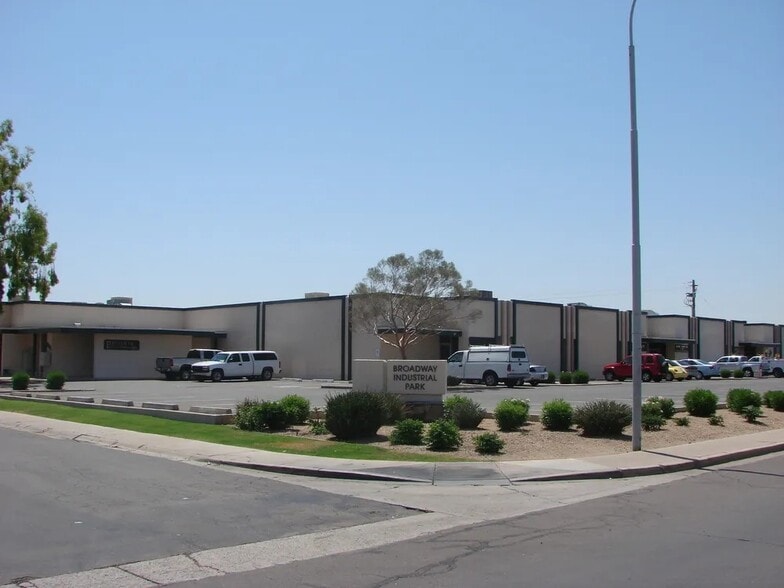 More Photos Of 835 W 22nd St, Tempe Warehouse For Lease