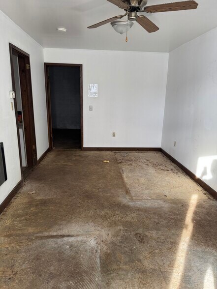 More Photos Of 1175 E Napier Ave, Benton Harbor Flex For Sale