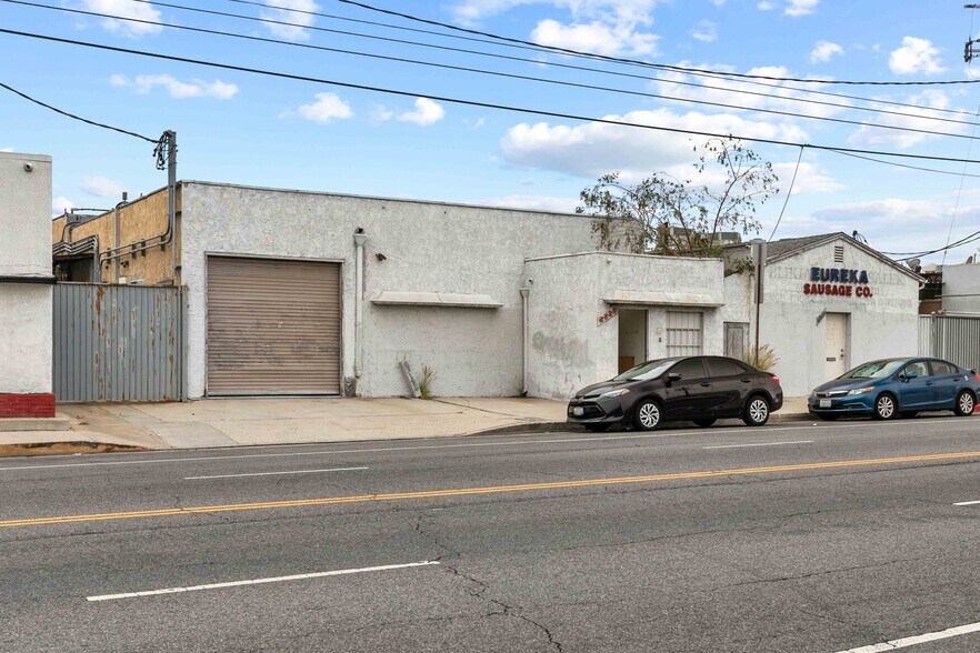 More Photos Of 6835 Tujunga Ave, North Hollywood Warehouse For Sale