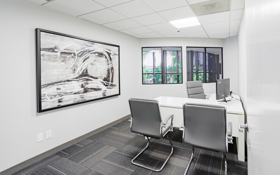 More Photos Of 5820 Oberlin Dr, San Diego Office For Lease