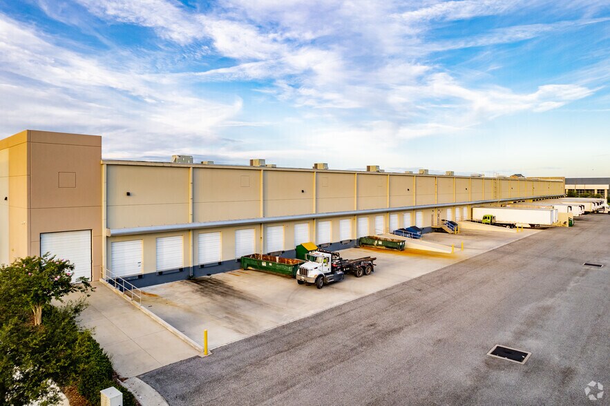 More Photos Of 8063 Beacon Lake Dr, Orlando Unknown For Lease