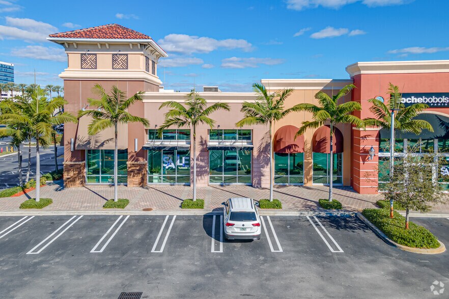 More Photos Of 19915-19925 Biscayne Blvd, Aventura Unknown For Lease