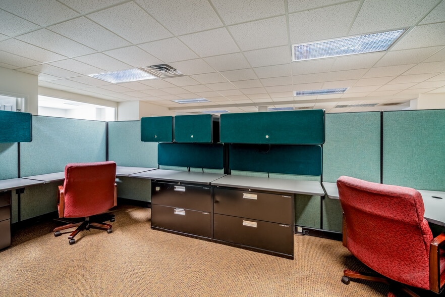 More Photos Of 4615-4621 S Wayne Rd, Wayne Storefront For Sale