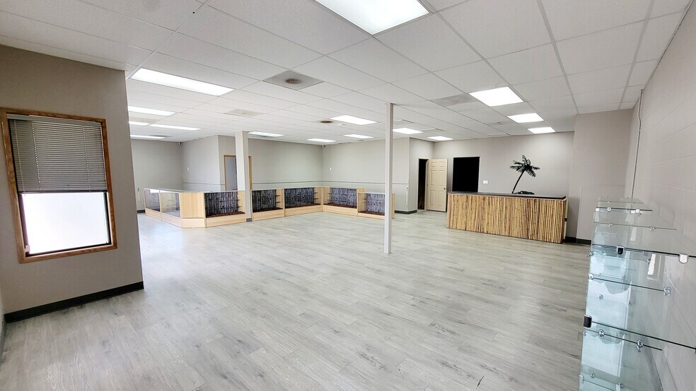 More Photos Of 1310-1330 12th St SE, Salem General Retail For Sale