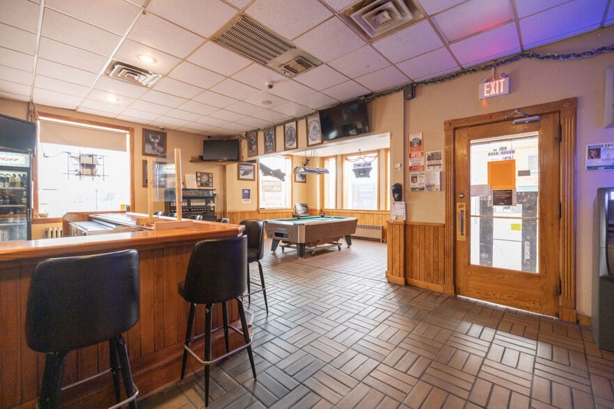 More Photos Of 100 S Washington St, Lake City Restaurant For Sale