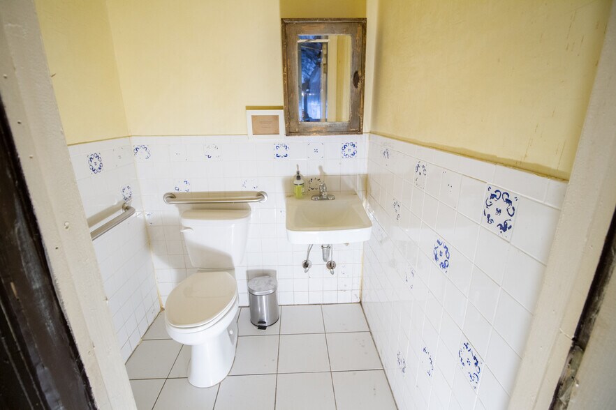 More Photos Of 40 Rivington St, New York Apartments For Lease
