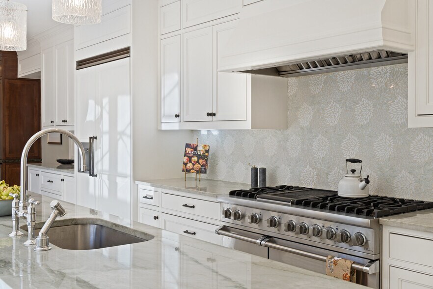 More Photos Of 1810 W 35th St, Austin Specialty For Sale