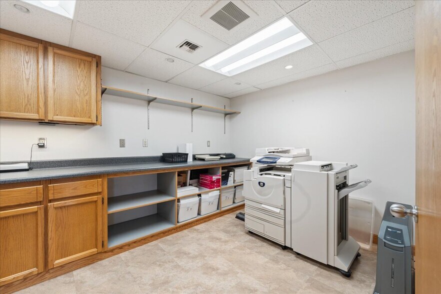 More Photos Of 980 Deere St, Fairbanks Warehouse For Sale