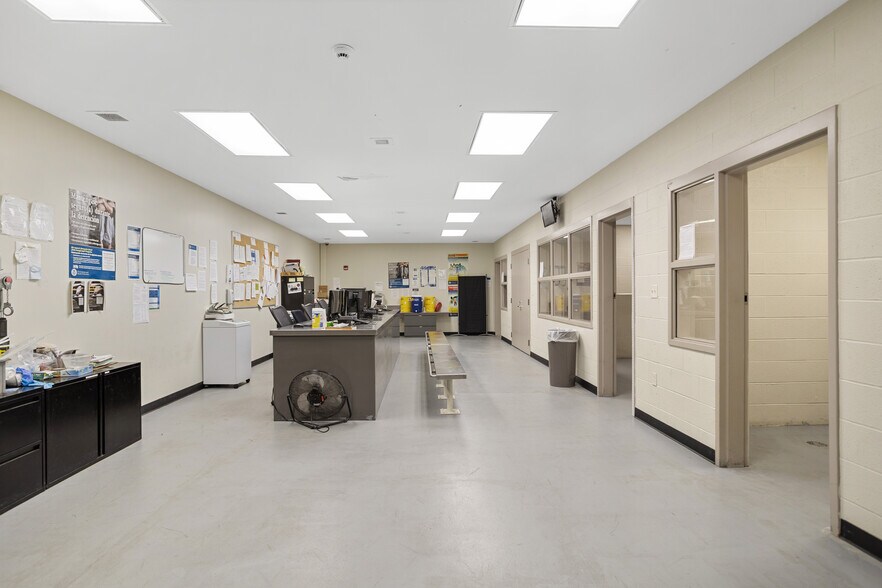 More Photos Of 19 E Schuyler St, Oswego Specialty For Sale