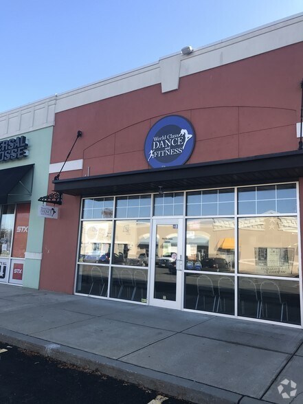 More Photos Of 22 Clifton Country Rd, Clifton Park Unknown For Lease