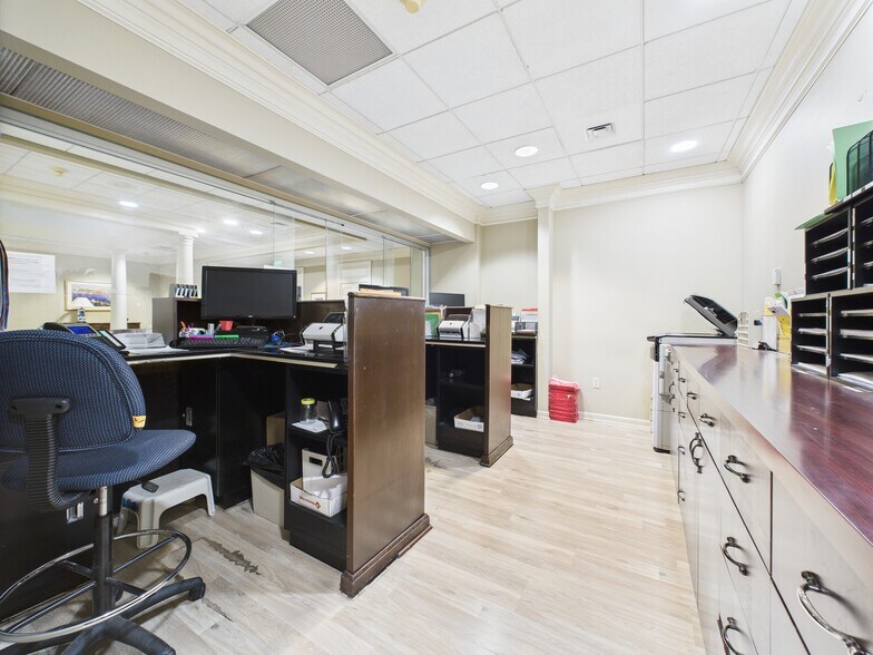 More Photos Of 201 E Dr Hicks Blvd, Florence Medical For Sale