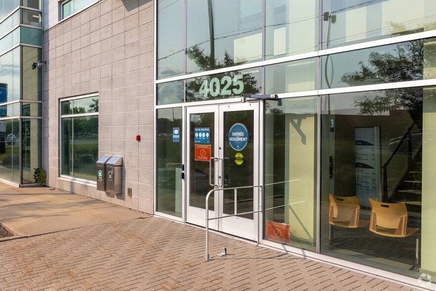 More Photos Of 4025 Boul Taschereau, Longueuil Medical For Lease