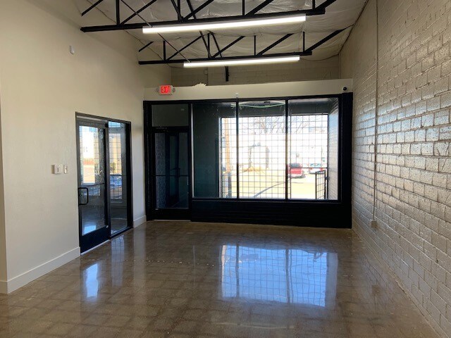 More Photos Of 1352 Chemical St, Dallas Flex For Lease