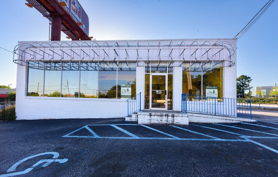 More Photos Of 435 N Pleasantburg Dr, Greenville Freestanding For Lease