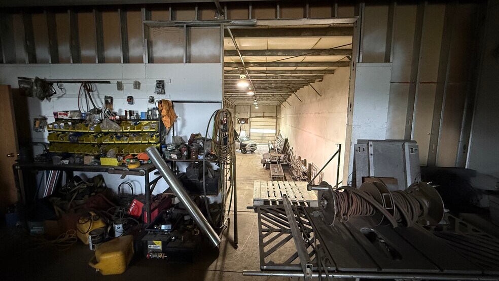 More Photos Of 27 Mccool Cres, Crossfield Warehouse For Lease