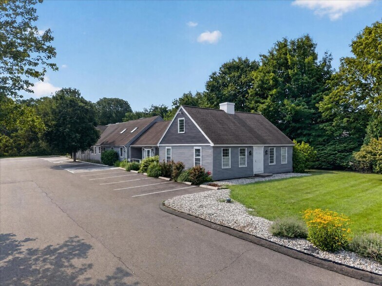 More Photos Of 147 Westbrook Rd, Essex Office For Sale