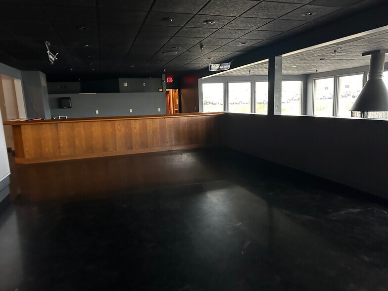 More Photos Of 310 W Wendell Jacob Ave, Angola Freestanding For Lease