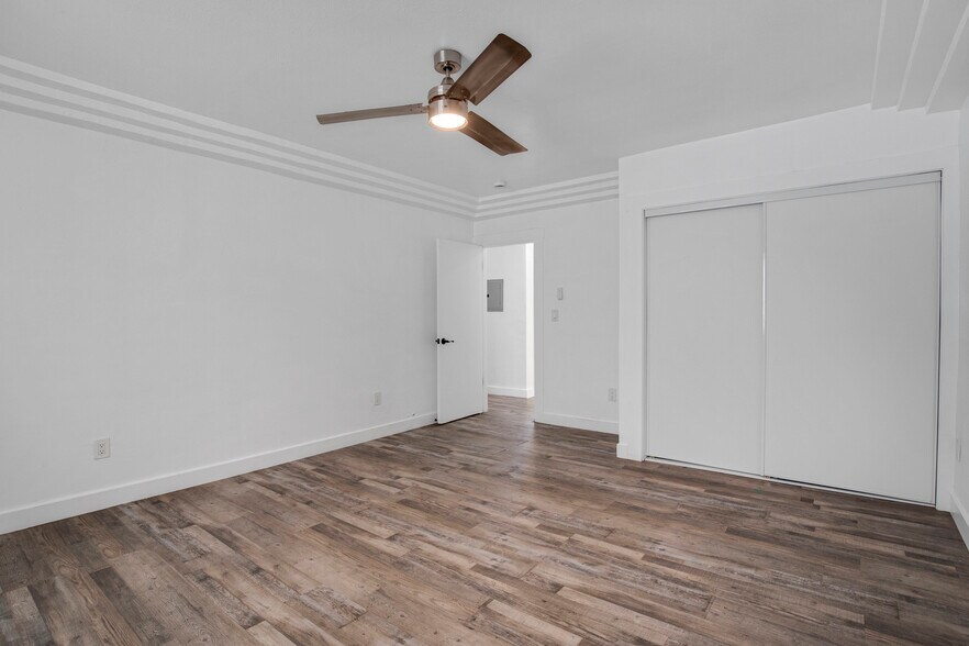 More Photos Of 520 W 82nd St, Los Angeles Apartments For Sale