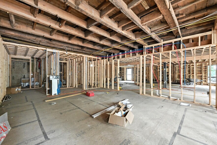More Photos Of 370 Main St, Wilton Restaurant For Sale